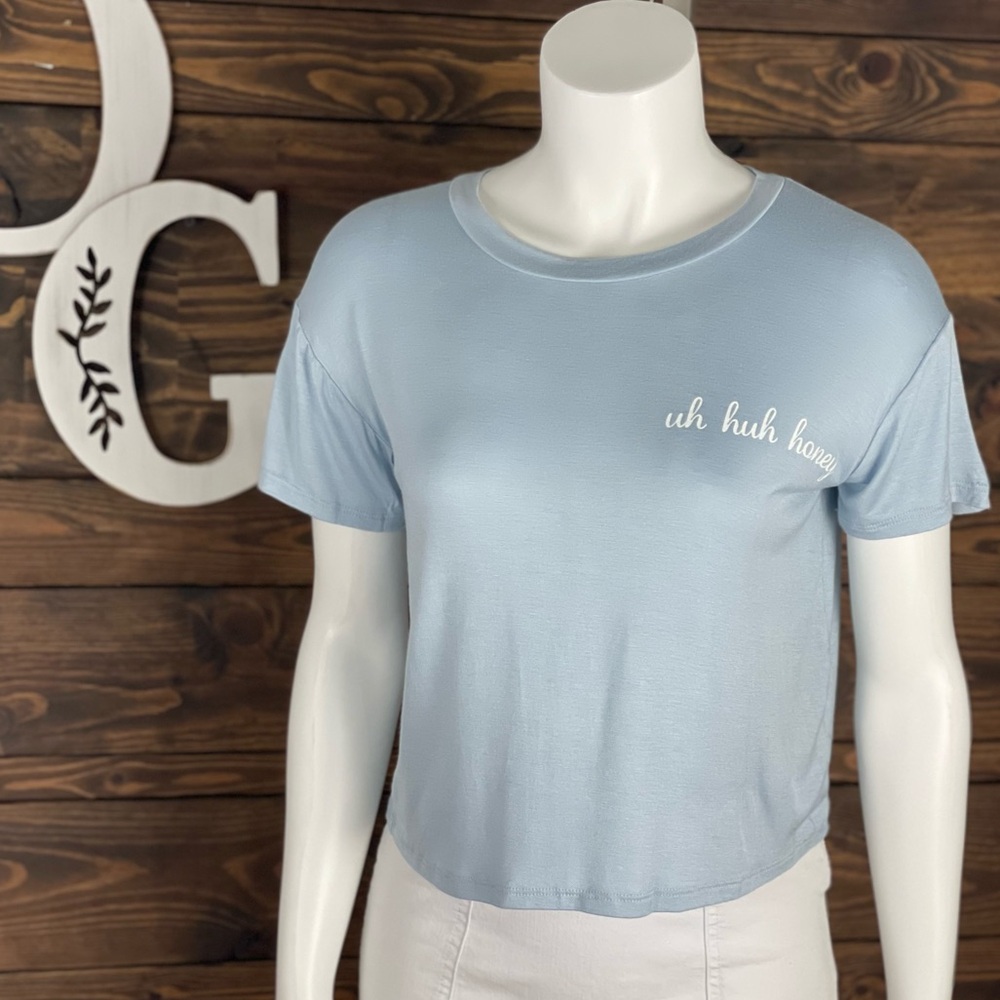 Gianni Bini | Uh Huh Honey‎ Graphic Cropped Short Sleeve Tee Baby Blue